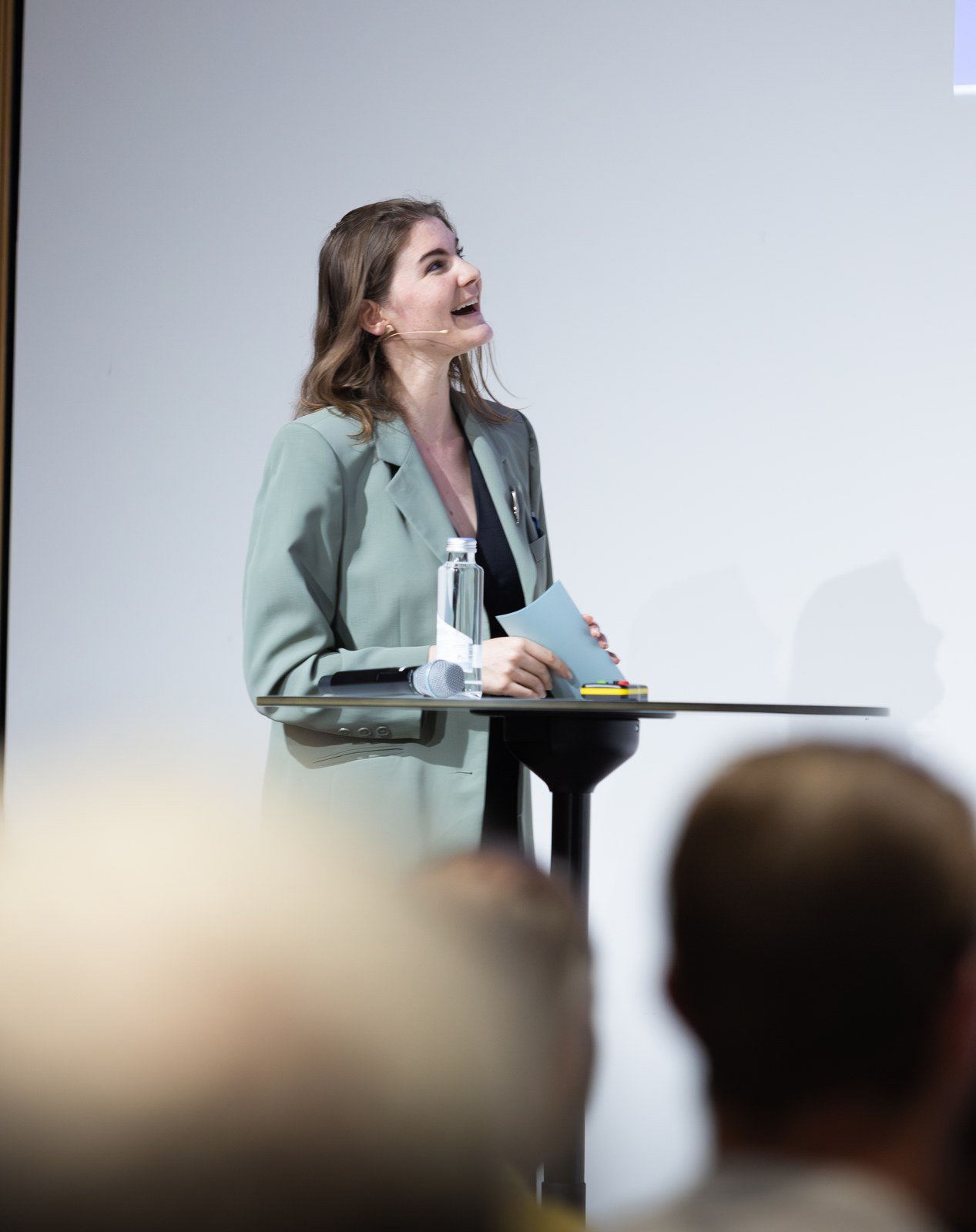 Sandra Winkelmann als Keynote Speakerin für Finanzen auf der Bühne